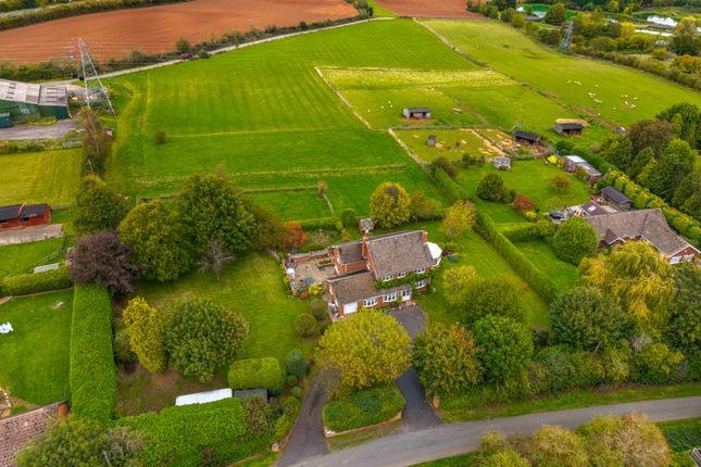 Moorlands Farm, Manor Lane, Kidderminster photo 2