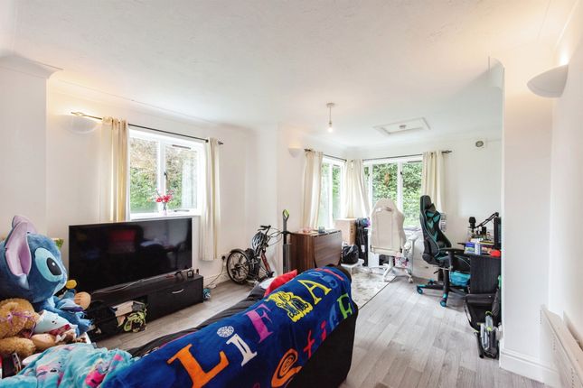 Flat for sale in The Beeches, Out Risbygate, Bury St. Edmunds