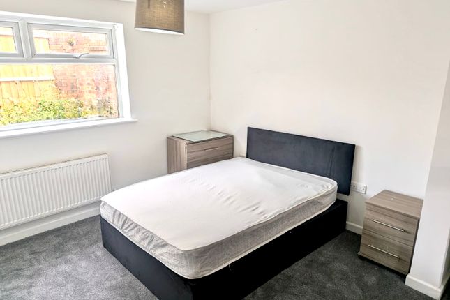 Room 7, 60, North Road, St Helens photo 2