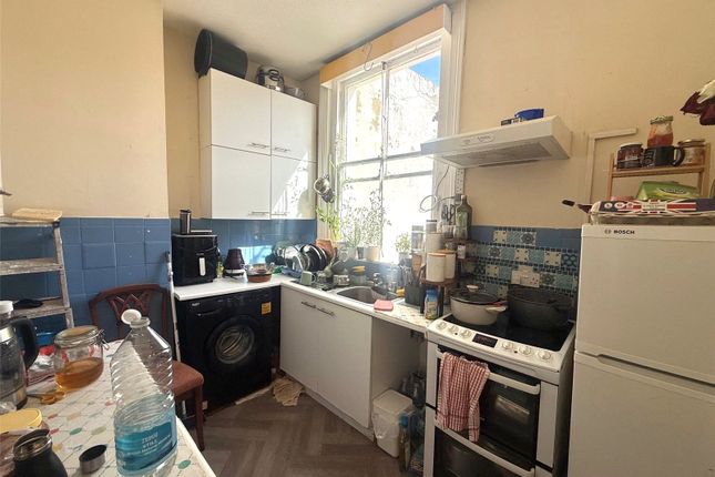 Flat 4, 10, Western Place, West Sussex photo 3