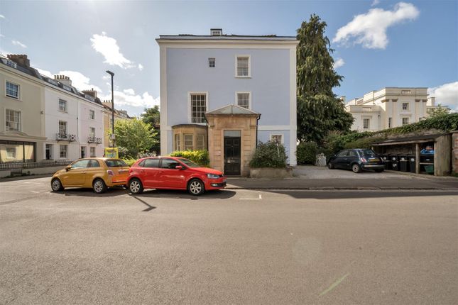 GFF, 32, Oakfield Road, Bristol photo 3