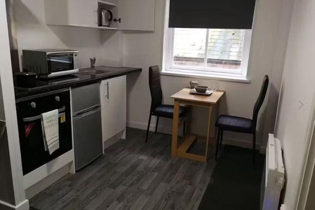 Flat to rent in Forest Road, Loughborough