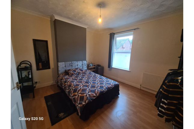 Terraced house for sale in Shadyside, Doncaster