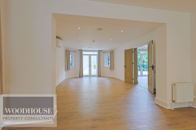 Hadley Grange, Camlet Way, Barnet photo 5