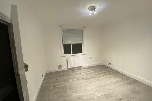 A 40, Sandy Hill, London photo 2
