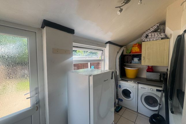 70, Alverthorpe Road, Wakefield photo 5