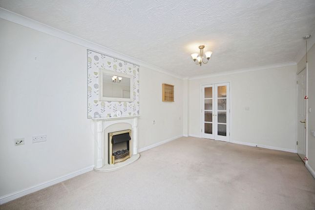 11 Victoria Court, Victoria Avenue, Chard photo 4