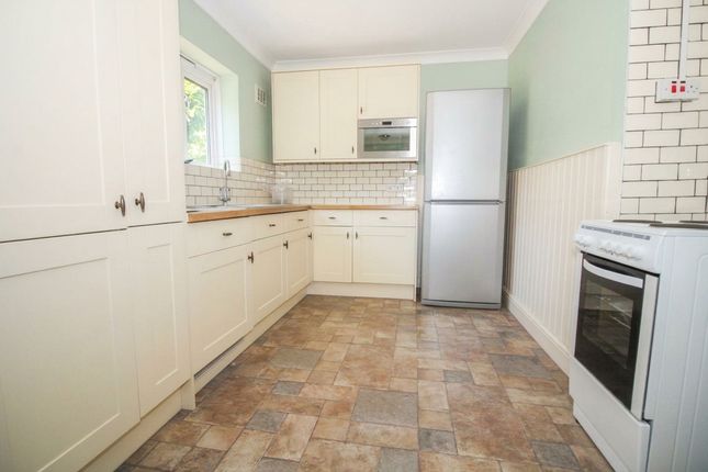 12, Bramshot Way, Watford photo 3