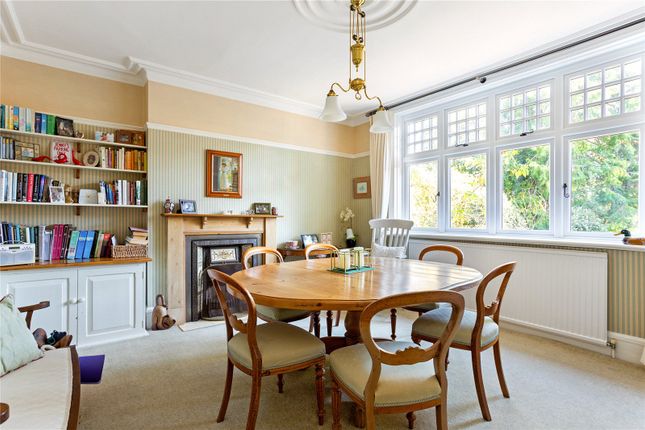 23, Stevenson Crescent, Dorset photo 4