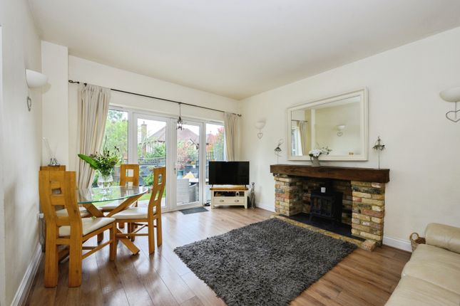 Brooklyn,, Leatherhead Road, Leatherhead photo 4