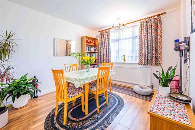1, Adeyfield Gardens, Hemel Hempstead photo 4