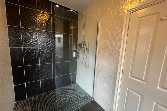 126, DONCASTER photo 4