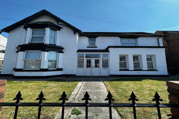 Flat to rent in 81 Claremont Road, Liverpool