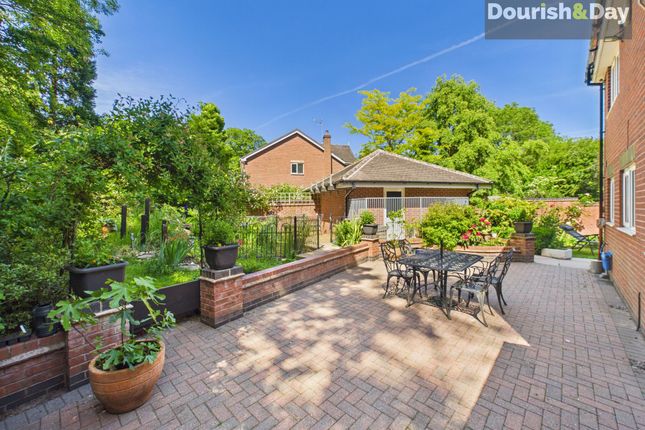 16 Kingfisher Drive, Stafford photo 3
