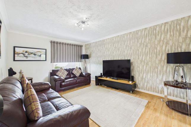 Flat C, 6 Violet Gardens, Carluke photo 2