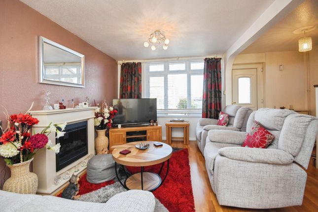 Siward Road, Essex photo 3