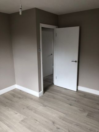Flat to rent in Bow Common Lane, London