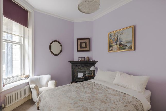 Flat for sale in Gordon Mansions, Bloomsbury