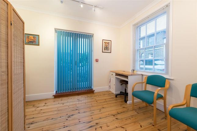 43, Orchard Street, Canterbury photo 4