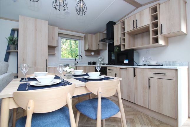 Mobile/park home for sale in Woodland View, Hoburne Bashley, Hampshire
