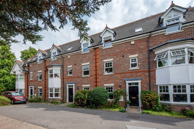 Thumbnail Terraced house to rent in Worple Road, Wimbledon, London