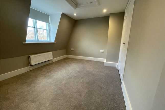 Flat 3, 5A, The Broadway, Berkshire photo 5