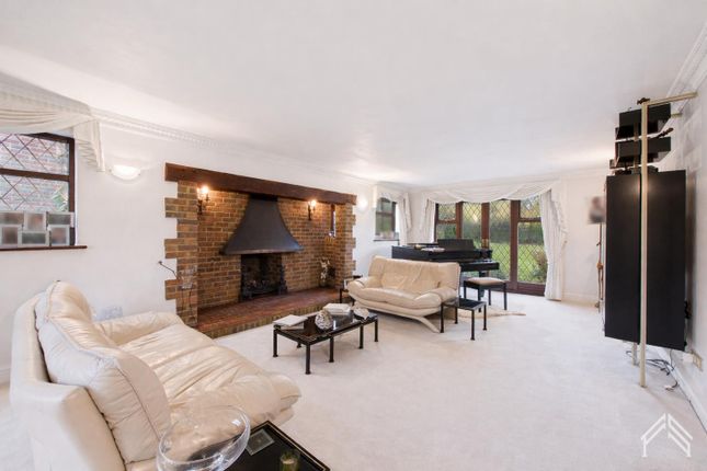 5432222, Hamlyn Close, Edgware photo 3