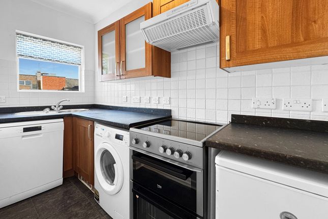 Flat 6, Tudor House Bath Road, Cowes photo 2