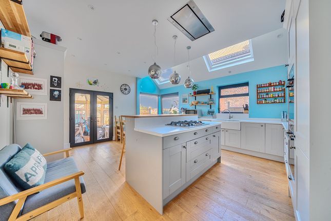 26 Woodfield Road, Tonbridge photo 4