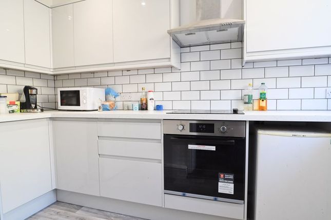 Terraced house to rent in Milner Road, Brighton BN2