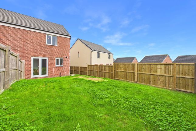 34, Tasker Way, Haverfordwest, SA61 photo 4
