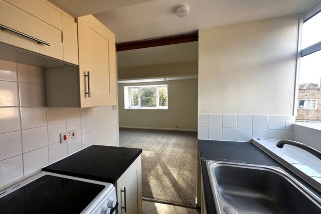 12A Aldiss Court, High Street, Dereham photo 3