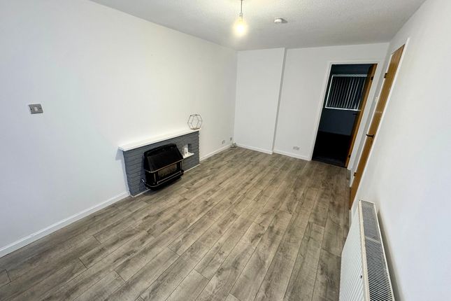 Weyhill Close, Wolverhampton photo 3