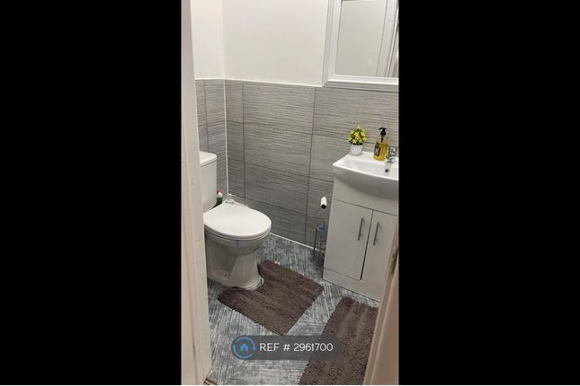 Flat, Soho Road, Birmingham photo 5