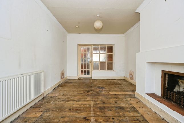 37, Laburnum Road, Warrington photo 4