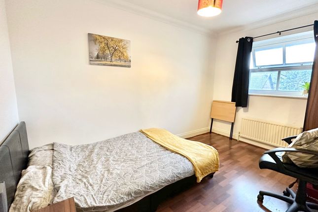 Town house for sale in Tollgate Road, Beckton