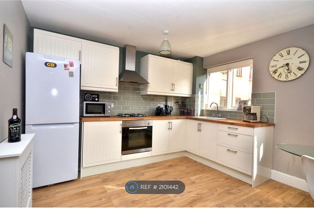 Thumbnail Flat to rent in Glenville Grove, London