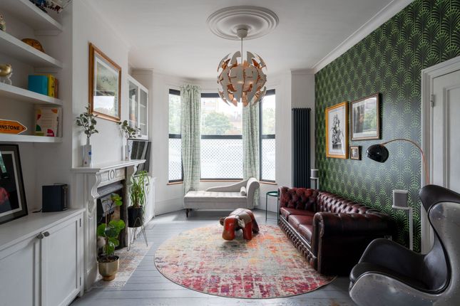 24 Kingswood Road, London photo 3