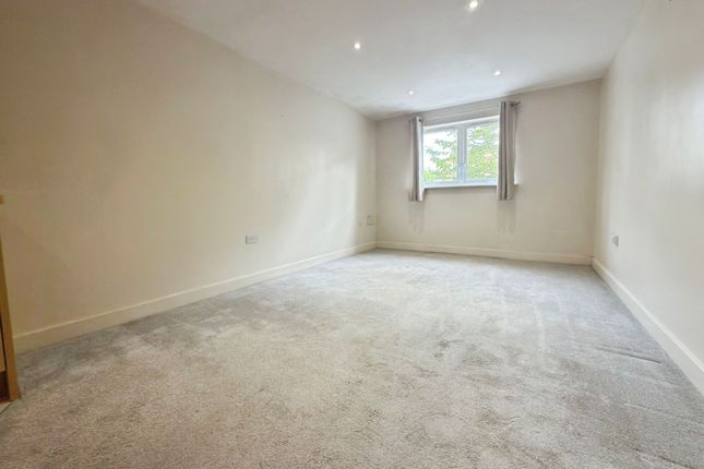 2 Vervain Court, Swindon photo 2