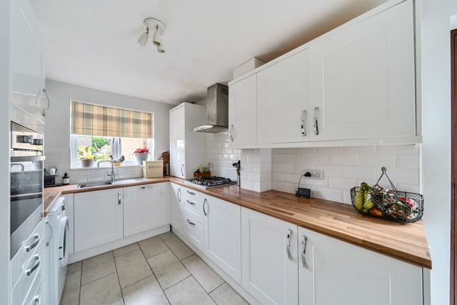 17 Brittons Close, Bedford photo 2