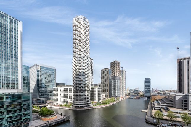 Flat for sale in Hampton Tower, South Quay Plaza