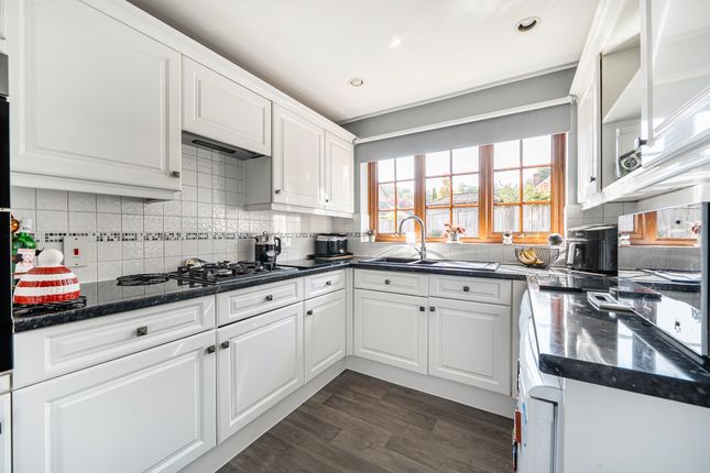 28, Wentworth Grange, Winchester photo 4