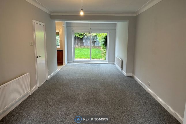 Allerton Grange Avenue, Leeds photo 3