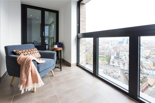 Apartment 2006, Wiverton Tower, 4, New Drum Street, London photo 3