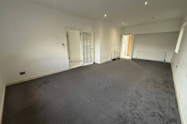 172, Harlington Road, Uxbridge photo 2