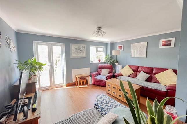 5, Cuckoo Drive, Heathfield photo 3