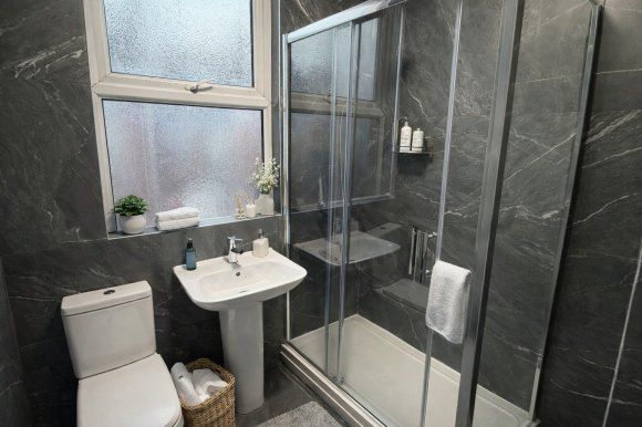 3-bed house on 24a, Beechwood Crescent, Leeds, £563/mo