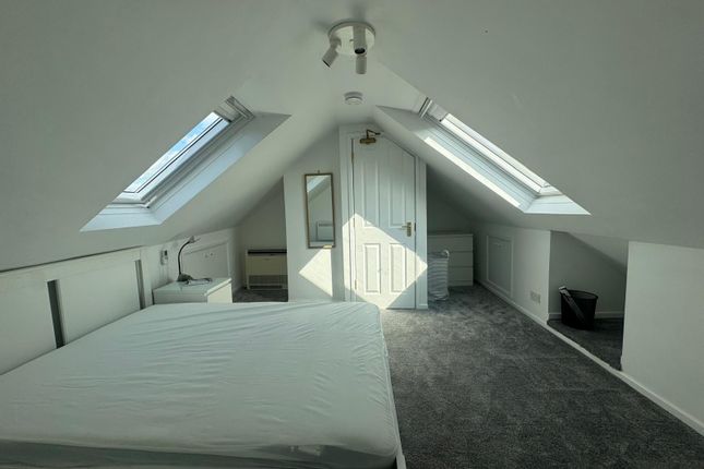Room 5, 134, Stockbridge Road, Hants, UK photo 2