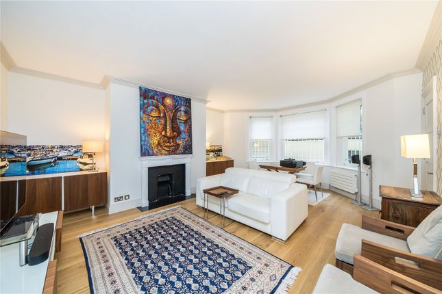 Flat for sale in Holland Park Gardens, London