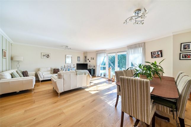 Flat 2, Jubilee Lodge, 28, Uxbridge Road, Stanmore photo 4